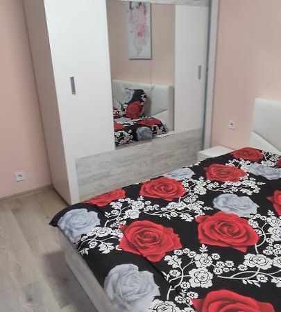 Luxury And Stylish Apartmen, Metro Station Obelya Sofia Buitenkant foto