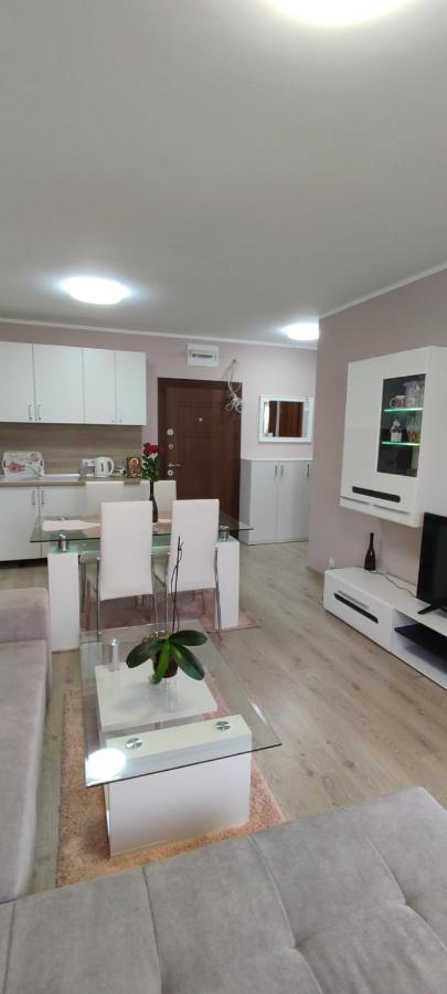 Luxury And Stylish Apartmen, Metro Station Obelya Sofia Buitenkant foto